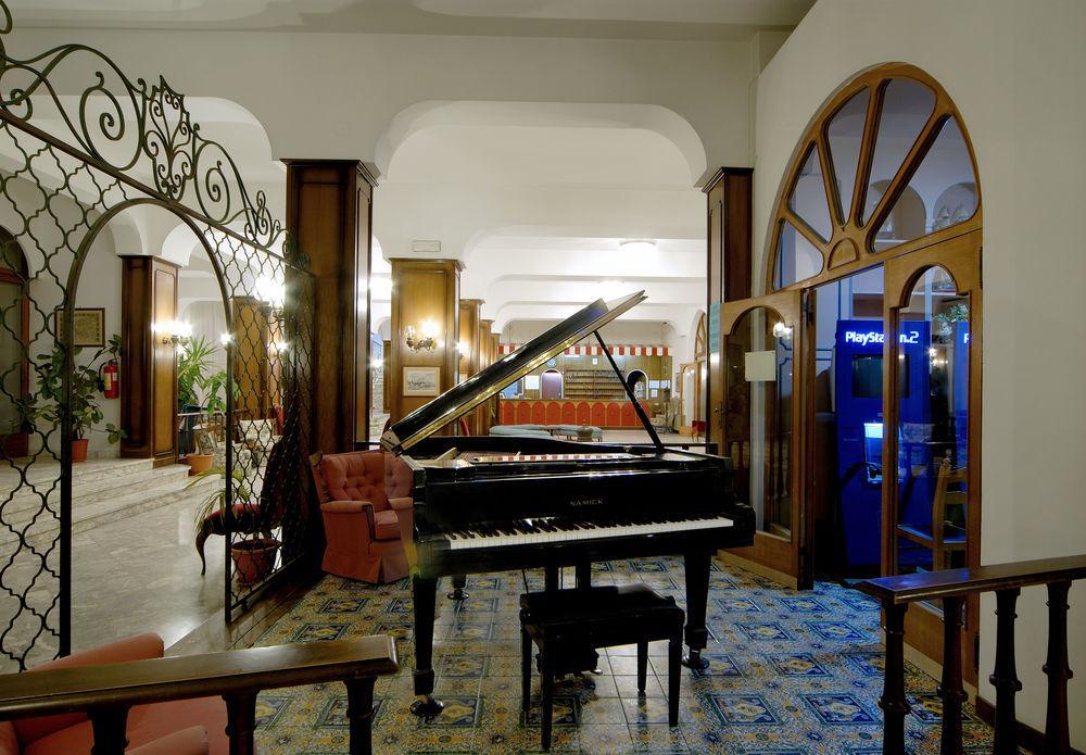 Grand Hotel Excelsior ซัน เบเนเดตโต เดล ตรอนโต ภายนอก รูปภาพ