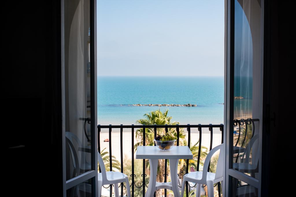 Grand Hotel Excelsior ซัน เบเนเดตโต เดล ตรอนโต ภายนอก รูปภาพ