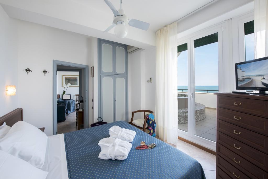 Grand Hotel Excelsior ซัน เบเนเดตโต เดล ตรอนโต ภายนอก รูปภาพ