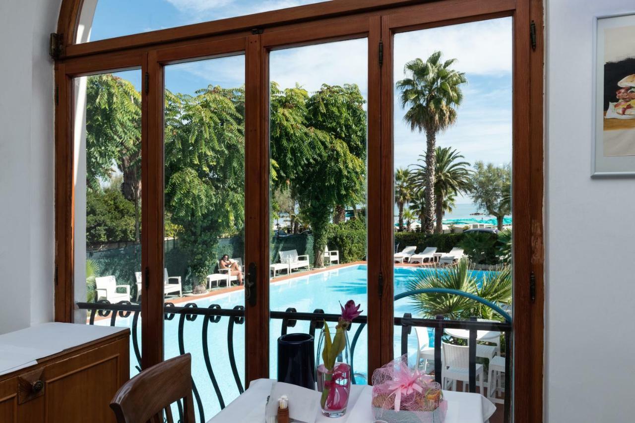 Grand Hotel Excelsior ซัน เบเนเดตโต เดล ตรอนโต ภายนอก รูปภาพ